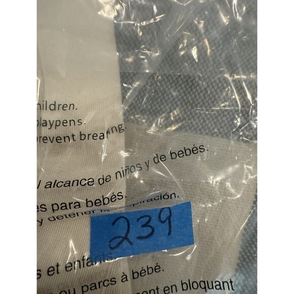 AKRIS Cream Silk V Neck Sleeveless Knit Top sz 12 Luxury Designer - Picture 13 of 13